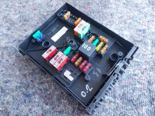 bontott SKODA OCTAVIA II Biztosítéktábla Motortér