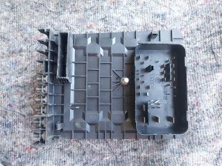 bontott SKODA OCTAVIA II Biztosítéktábla Motortér