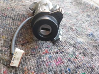 bontott SKODA OCTAVIA II Gyújtáskapcsoló Házzal