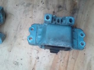 bontott SKODA OCTAVIA II Váltó Tartó Bak (Pozíciófüggetlen)