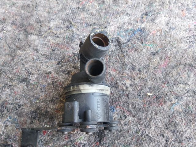 bontott SKODA OCTAVIA II Vízpumpa