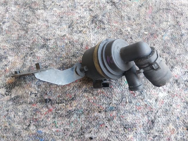 bontott SKODA OCTAVIA II Vízpumpa