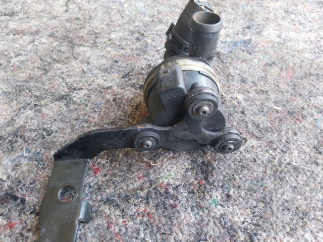 bontott SKODA OCTAVIA II Vízpumpa