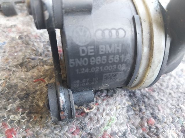 bontott SKODA OCTAVIA II Vízpumpa