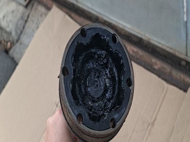 bontott SKODA OCTAVIA II Bal Féltengely