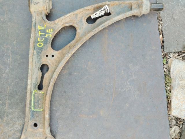 bontott SKODA OCTAVIA II Jobb első Lengőkar