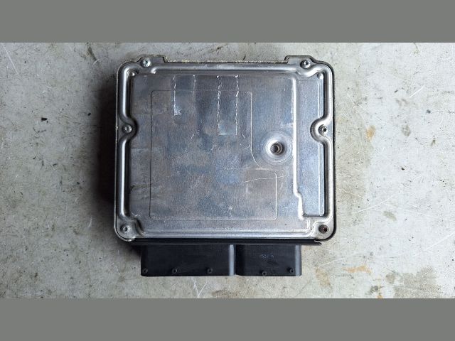 bontott SKODA OCTAVIA II Motorvezérlő