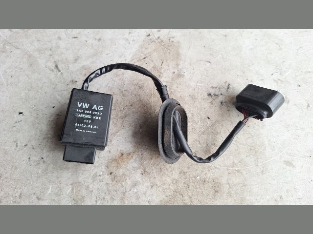 bontott SKODA OCTAVIA II Üzemanyag Szivattyú Relé