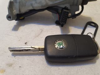 bontott SKODA OCTAVIA II Gyújtáskapcsoló Házzal