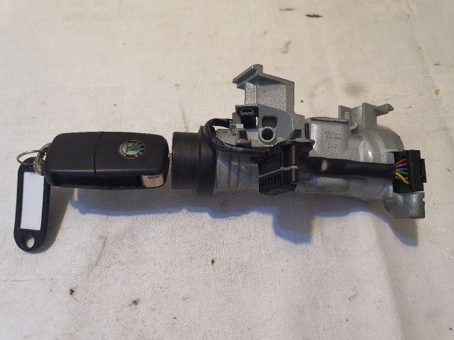 bontott SKODA OCTAVIA II Gyújtáskapcsoló Házzal