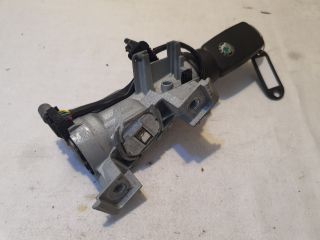 bontott SKODA OCTAVIA II Gyújtáskapcsoló Házzal