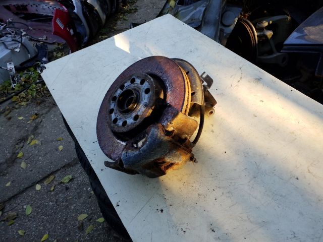 bontott SKODA OCTAVIA II Jobb első Csonkállvány Kerékaggyal