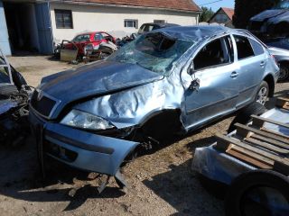 bontott SKODA OCTAVIA II Jobb első Féknyereg Munkahengerrel