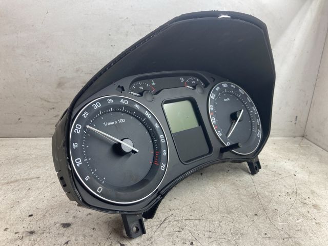 bontott SKODA OCTAVIA II Kilométeróra