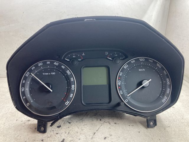 bontott SKODA OCTAVIA II Kilométeróra