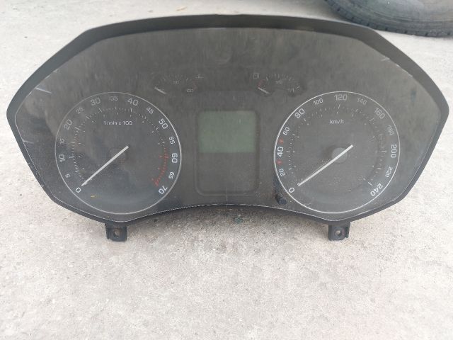 bontott SKODA OCTAVIA II Kilométeróra