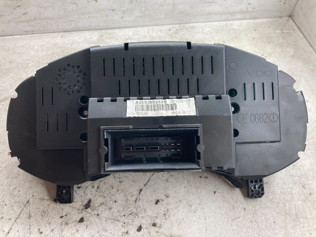 bontott SKODA OCTAVIA II Kilométeróra