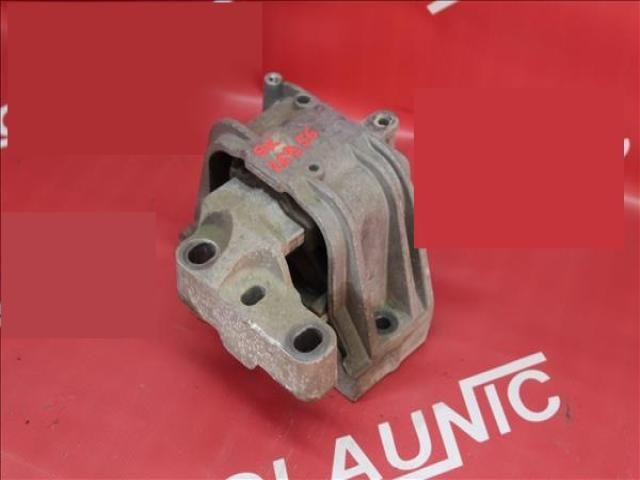 bontott SKODA OCTAVIA II Motor Tartó Bak (Fém)