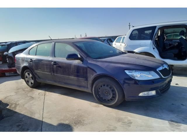 bontott SKODA OCTAVIA II Felső Vezérlés Burkolat