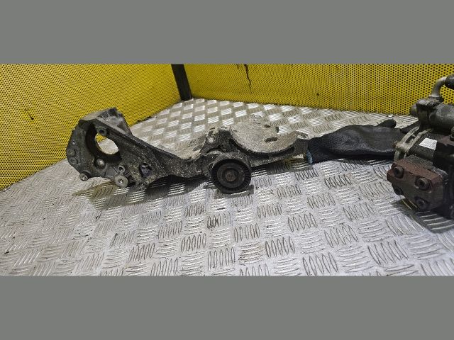 bontott SKODA OCTAVIA II Generátor Tartó Bak