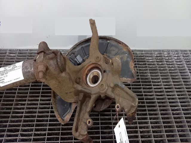 bontott SKODA OCTAVIA II Jobb első Csonkállvány