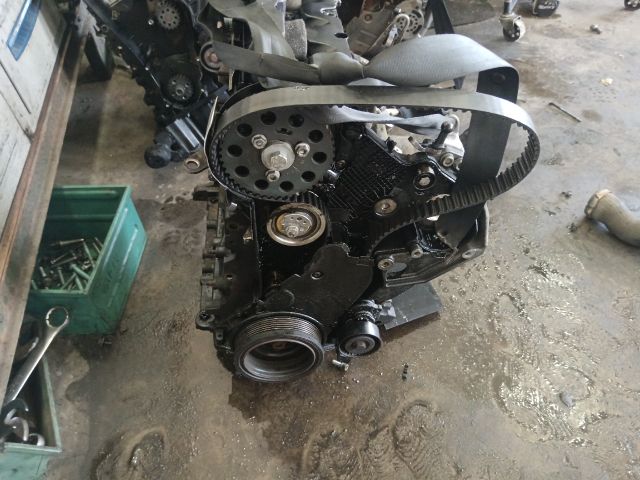 bontott SKODA OCTAVIA II Motor (Fűzött blokk hengerfejjel)