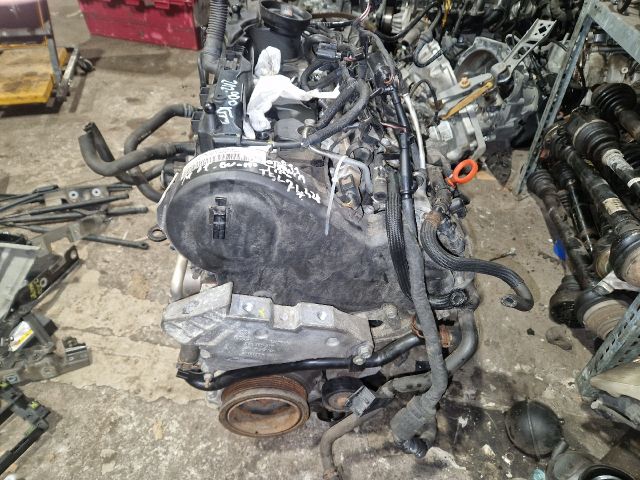 bontott SKODA OCTAVIA II Motor (Fűzött blokk hengerfejjel)