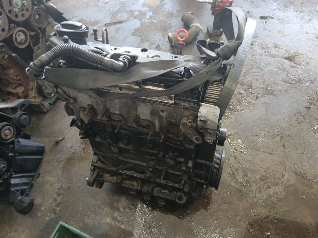 bontott SKODA OCTAVIA II Motor (Fűzött blokk hengerfejjel)