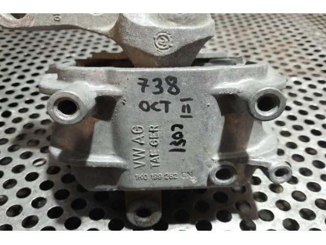 bontott SKODA OCTAVIA II Motor Tartó Bak Bal