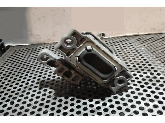 bontott SKODA OCTAVIA II Motor Tartó Bak Bal