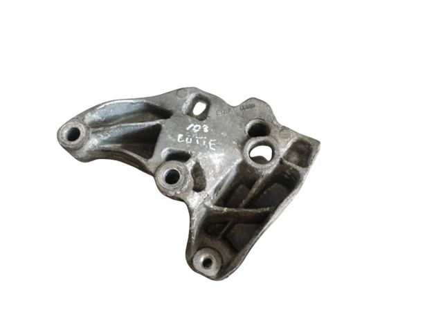 bontott SKODA OCTAVIA II Motor Tartó Bak Bal