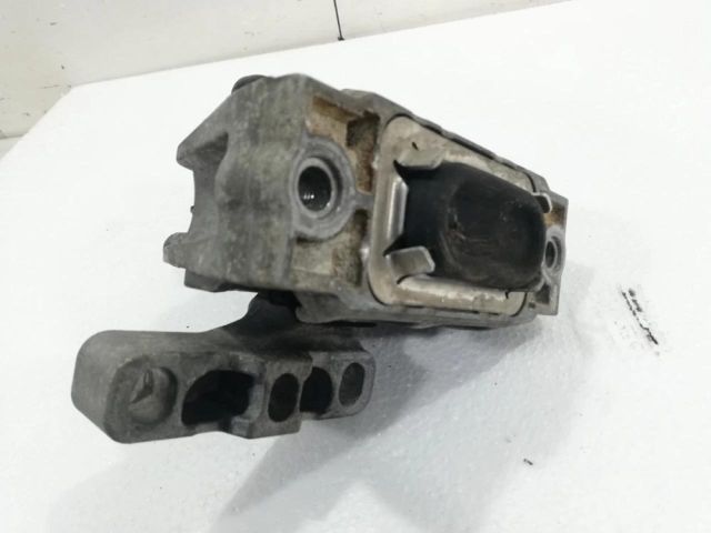 bontott SKODA OCTAVIA II Motor Tartó Bak (Pozíciófüggetlen)