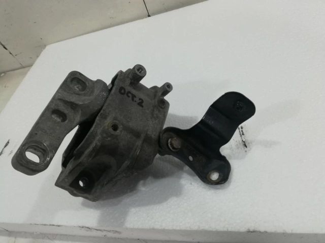 bontott SKODA OCTAVIA II Motor Tartó Bak (Pozíciófüggetlen)