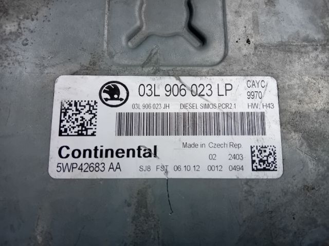 bontott SKODA OCTAVIA II Motorvezérlő