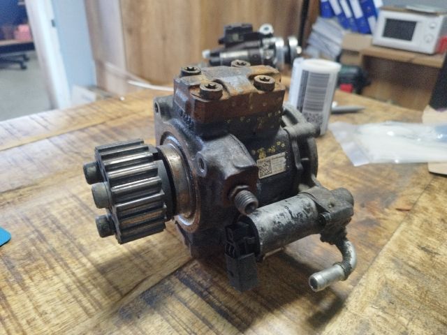 bontott SKODA OCTAVIA II Nagynyomású Szivattyú