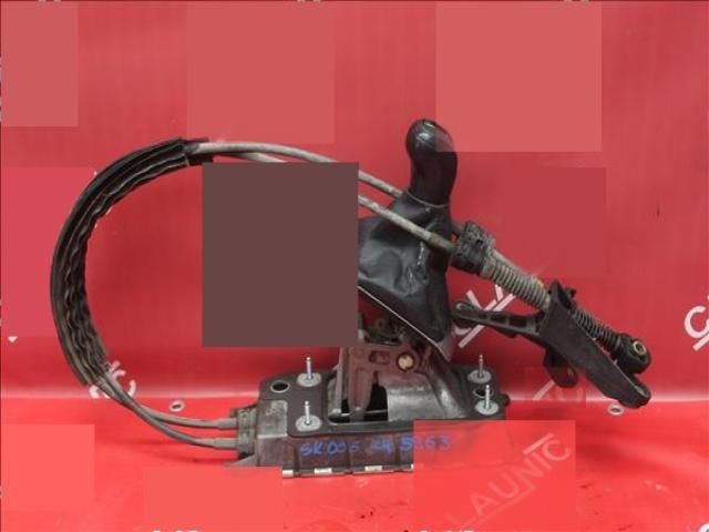 bontott SKODA OCTAVIA II Váltó Kulissza