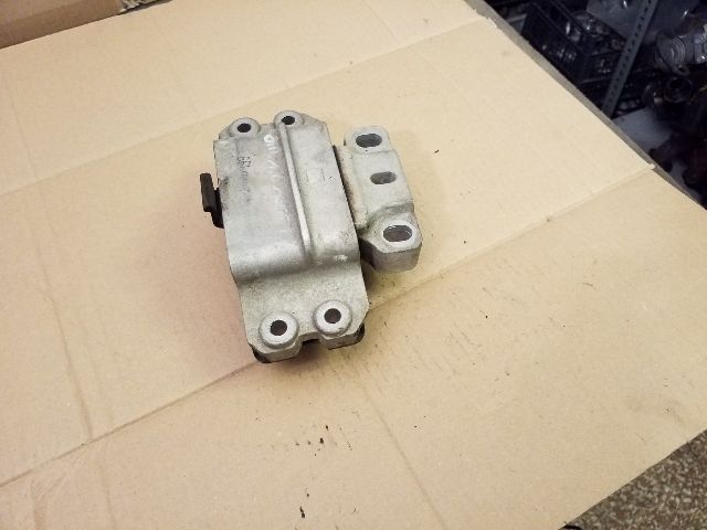 bontott SKODA OCTAVIA II Váltó Tartó Bak (Pozíciófüggetlen)