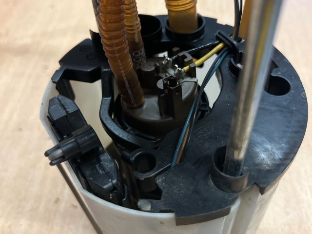 bontott SKODA OCTAVIA II Üzemanyag Szivattyú