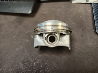 bontott SKODA OCTAVIA II Dugattyú