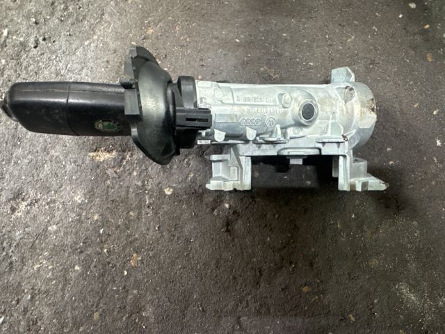 bontott SKODA OCTAVIA II Gyújtáskapcsoló Házzal