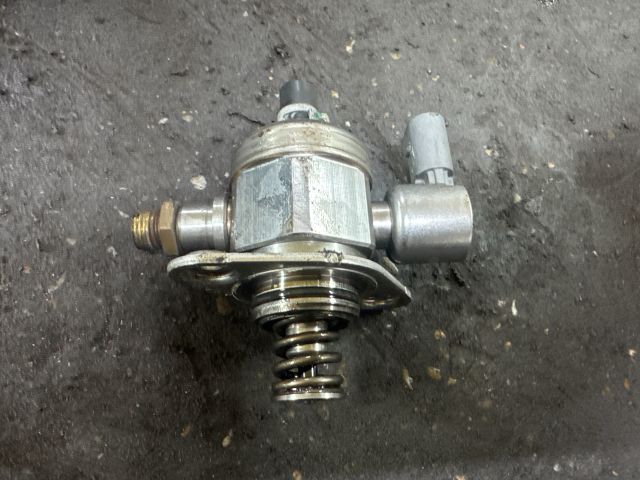 bontott SKODA OCTAVIA II Nagynyomású Szivattyú