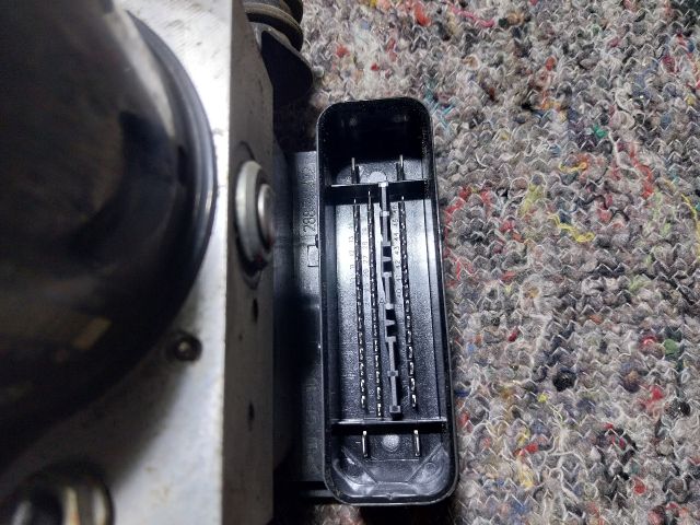 bontott SKODA OCTAVIA II ABS Kocka