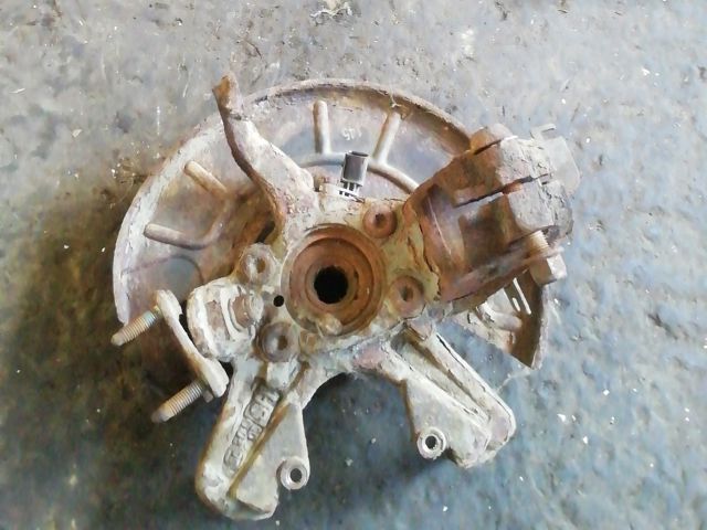 bontott SKODA OCTAVIA II Bal első Csonkállvány Kerékaggyal