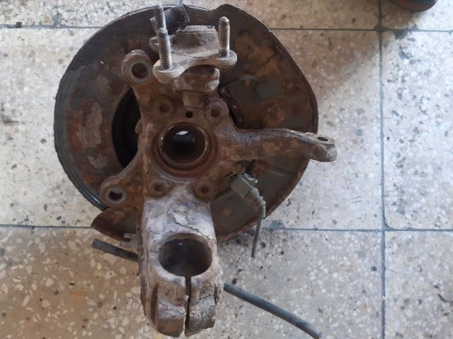 bontott SKODA OCTAVIA II Bal első Csonkállvány Kerékaggyal