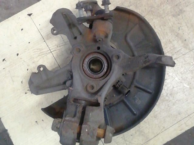 bontott SKODA OCTAVIA II Bal első Kerékagy