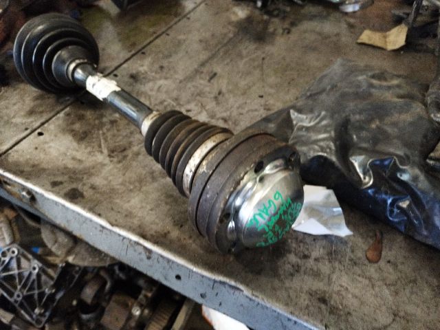 bontott SKODA OCTAVIA II Bal Féltengely