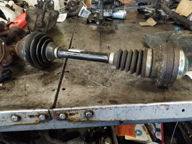 bontott SKODA OCTAVIA II Bal Féltengely