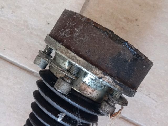 bontott SKODA OCTAVIA II Bal Féltengely