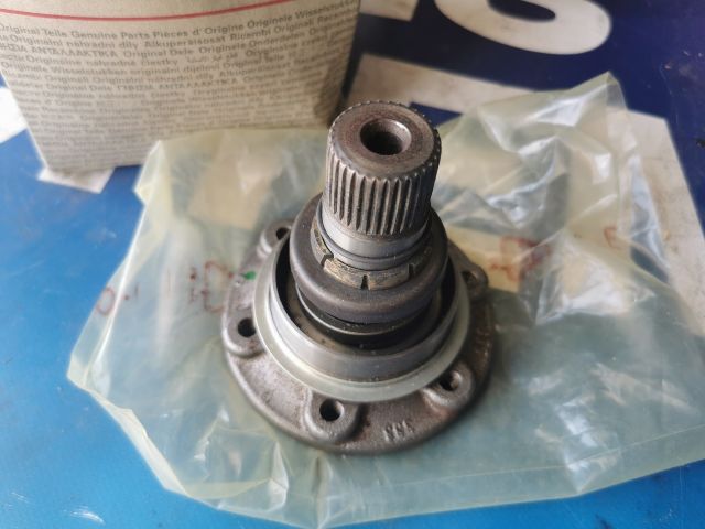 bontott SKODA OCTAVIA II Bal Féltengely