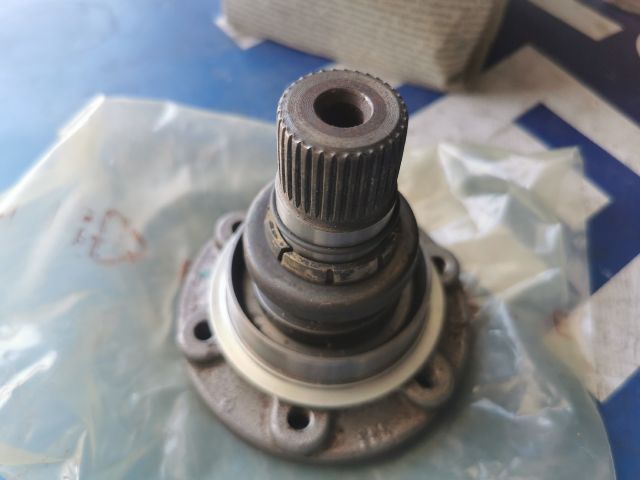 bontott SKODA OCTAVIA II Bal Féltengely